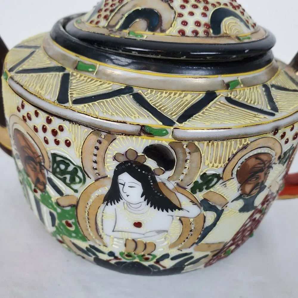 Vintage Hand Painted Geisha Samurai‎ Lotus Flower Tea Pot Made in Japan GUC